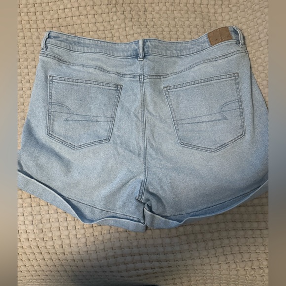 American Eagle Light Wash Size 18 Jean Shorts - Picture 3 of 4